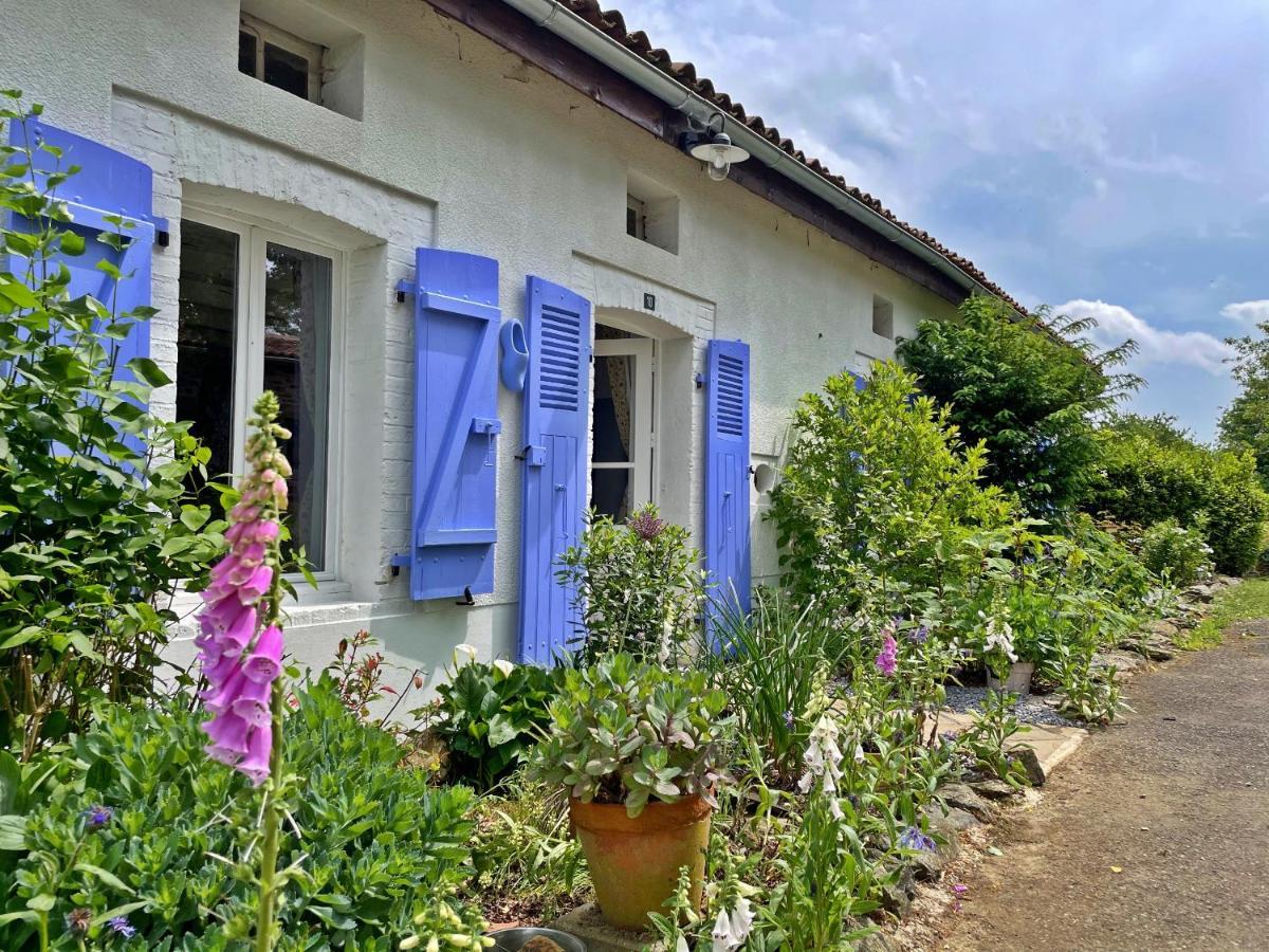 Villa Champs Chevrier Mezieres-sur-Issoire Exterior foto